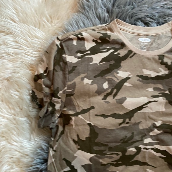 Old Navy Soft Washed Tee - Picture 3 of 7